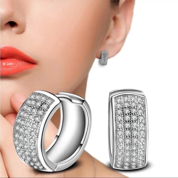 ⭐️NEW 925 Sterling Silver Micro Pave Huggie Hoop Earrings - Picture 2 of 6